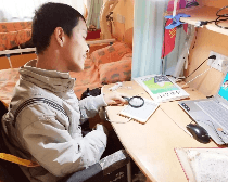 指尖的力量：90后天才詩人《許天倫工作室》成立，為愛筑夢！